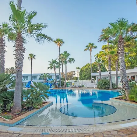 Dome Marina & 4*