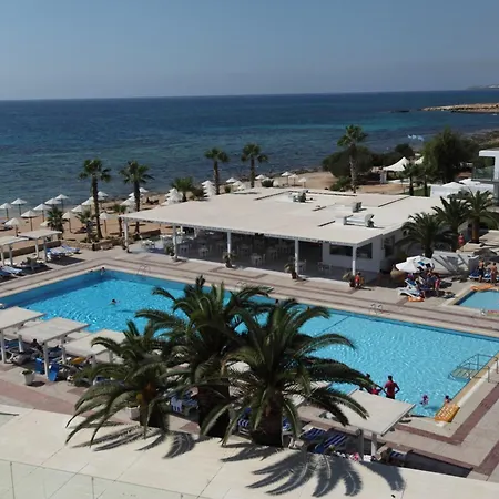 Dome Marina & 4*